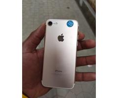 iPhone 7. 32gb storage - 2