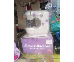 Mini machine a coudre